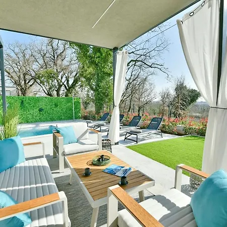Villa Barcolana *